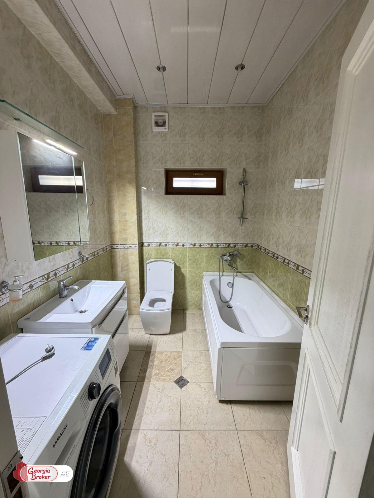 იყიდება ახალი გარემონტებული 9 ოთახიანი სახლი დიდ დიღომში